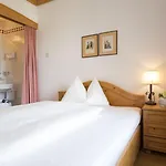 Altstadthotel Weisses Kreuz Hotel 4*