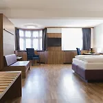 Hotel Altstadthotel Weisses Kreuz 4*