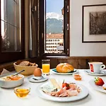 Altstadthotel Weisses Kreuz 4* Innsbruck