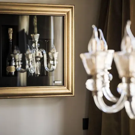 ホテル Altstadthotel Weisses Kreuz 4*