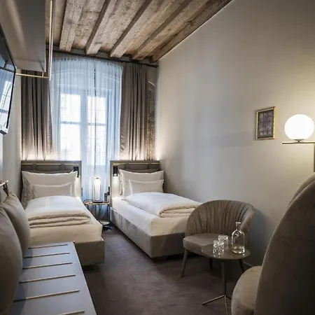 Altstadthotel Weisses Kreuz Отель