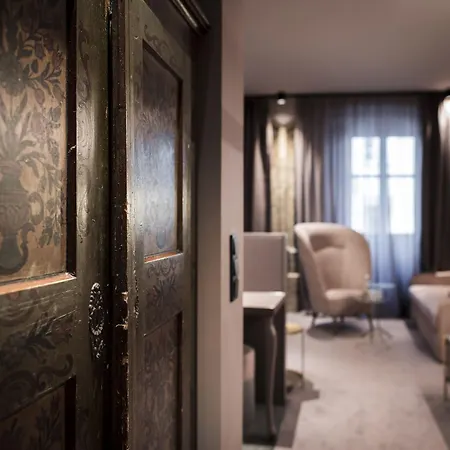 Altstadthotel Weisses Kreuz Отель