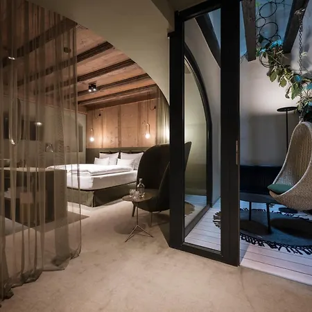 Altstadthotel Weisses Kreuz מלון