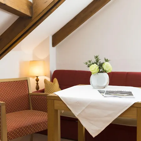 Altstadthotel Weisses Kreuz Hotel
