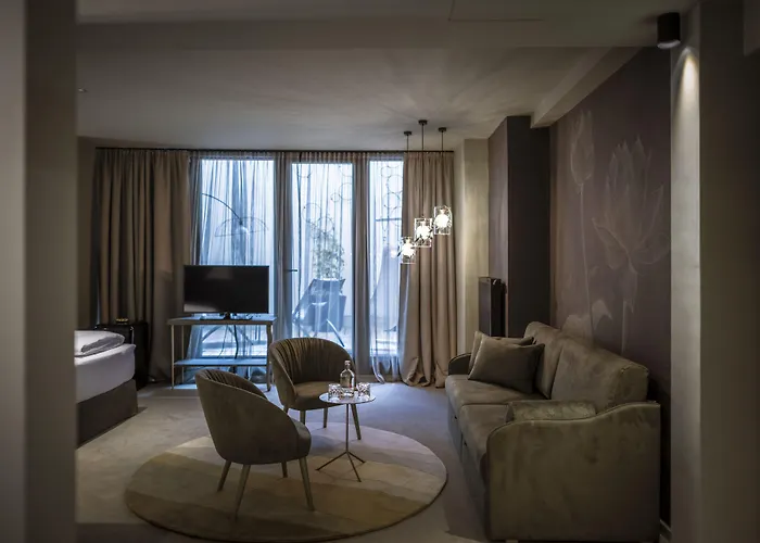 Altstadthotel Weisses Kreuz 4* אינסברוק