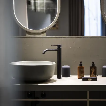 Otel Altstadthotel Weisses Kreuz 4*
