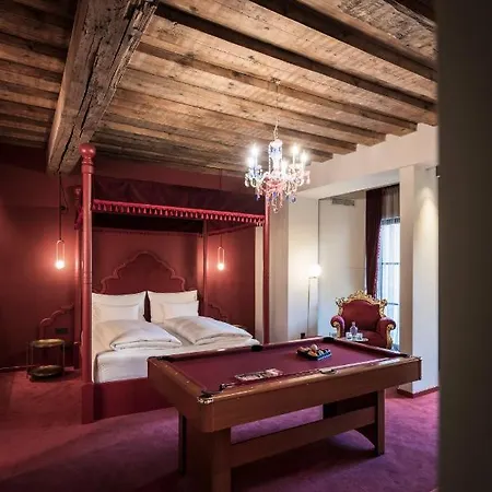 Altstadthotel Weisses Kreuz 4* Ίνσμπρουκ
