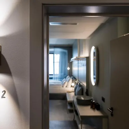 Altstadthotel Weisses Kreuz 호텔 4*