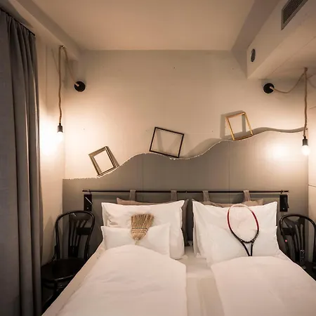 Altstadthotel Weisses Kreuz Otel 4*