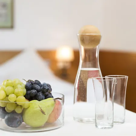 Hotel Altstadthotel Weisses Kreuz 4*