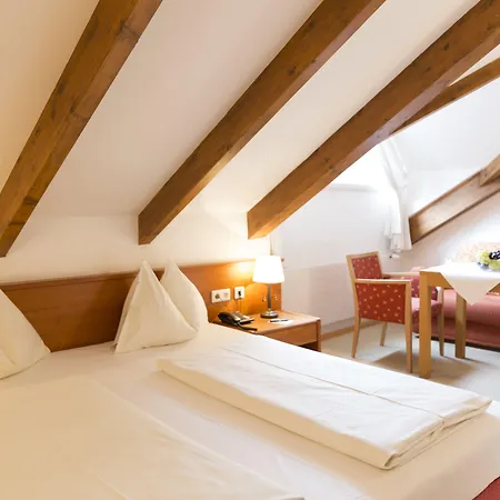 Altstadthotel Weisses Kreuz Ξενοδοχείο 4*