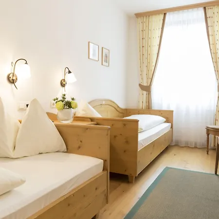 Altstadthotel Weisses Kreuz 4*