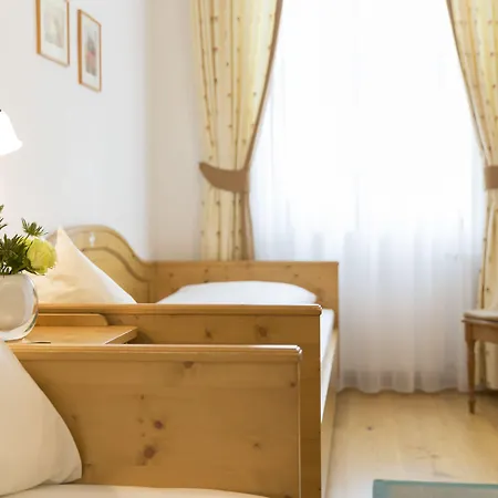 Altstadthotel Weisses Kreuz