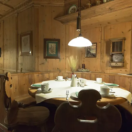 Szálloda Altstadthotel Weisses Kreuz Innsbruck