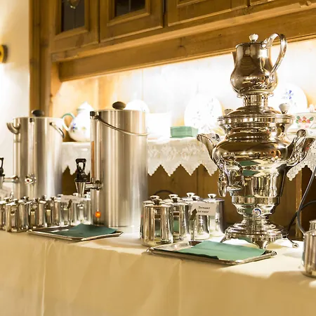 فندق Altstadthotel Weisses Kreuz 4*