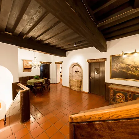 Altstadthotel Weisses Kreuz Ξενοδοχείο 4*