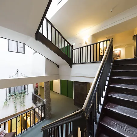 Altstadthotel Weisses Kreuz فندق 4*