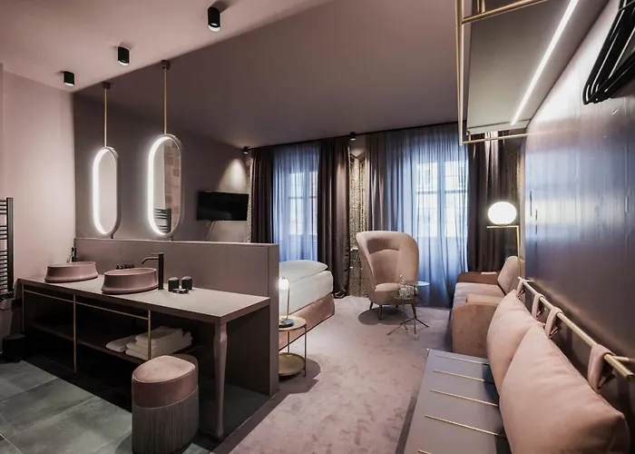 Altstadthotel Weisses Kreuz 4* אינסברוק