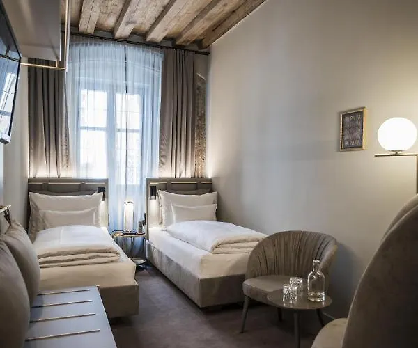 Altstadthotel Weisses Kreuz מלון