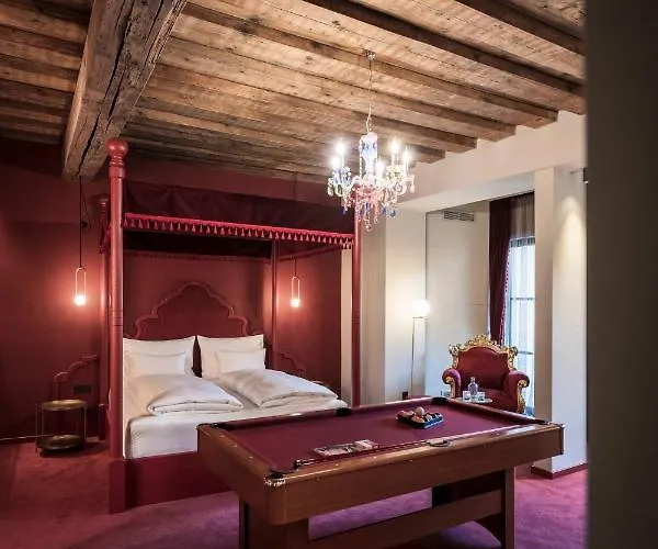 Altstadthotel Weisses Kreuz 4* אינסברוק