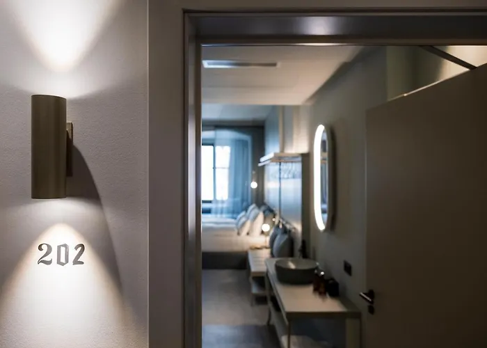 Altstadthotel Weisses Kreuz Отель 4*