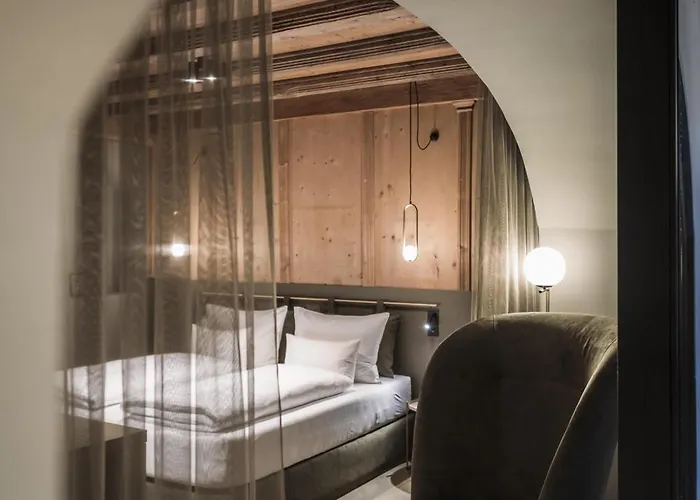 Altstadthotel Weisses Kreuz מלון