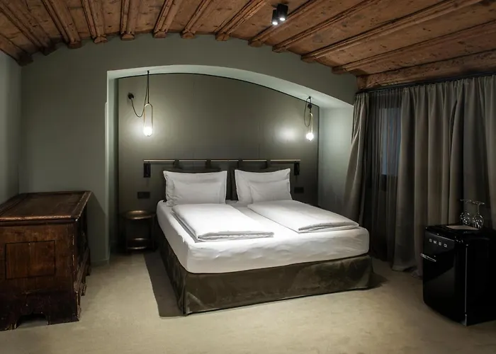 Altstadthotel Weisses Kreuz Отель 4*