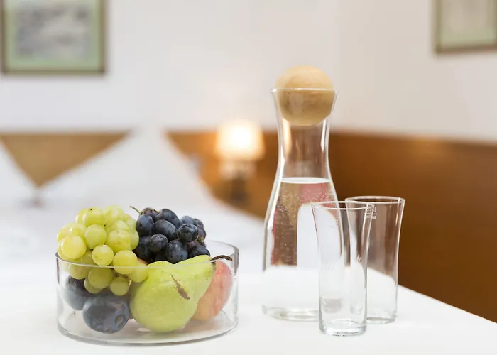 Отель Altstadthotel Weisses Kreuz 4*