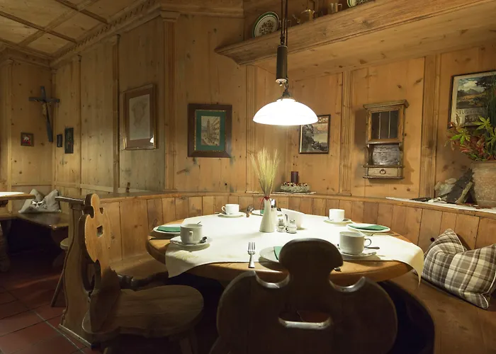 Отель Altstadthotel Weisses Kreuz Инсбрук