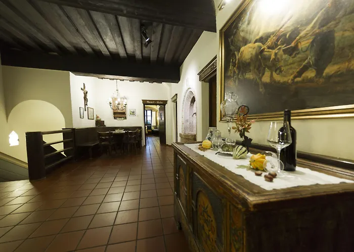 Altstadthotel Weisses Kreuz 4* Инсбрук