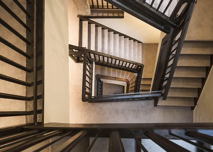 Altstadthotel Weisses Kreuz 4* Инсбрук