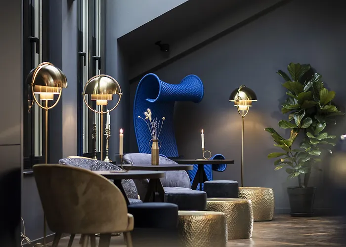 מלון Altstadthotel Weisses Kreuz 4*