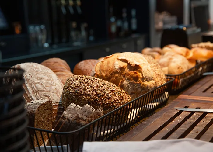 Altstadthotel Weisses Kreuz Отель Инсбрук