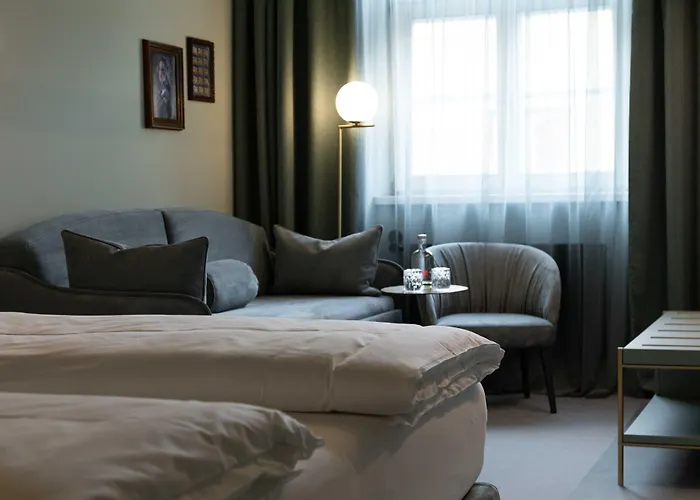 Ξενοδοχείο Altstadthotel Weisses Kreuz 4*