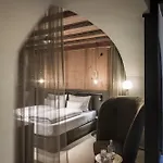 Altstadthotel Weisses Kreuz فندق