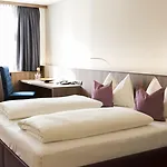 Altstadthotel Weisses Kreuz فندق إنسبروك