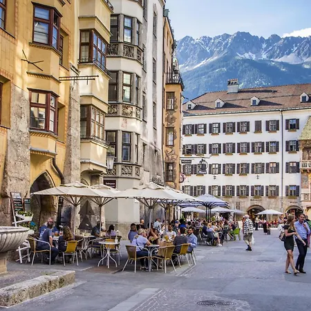 Altstadthotel Weisses Kreuz 4* إنسبروك